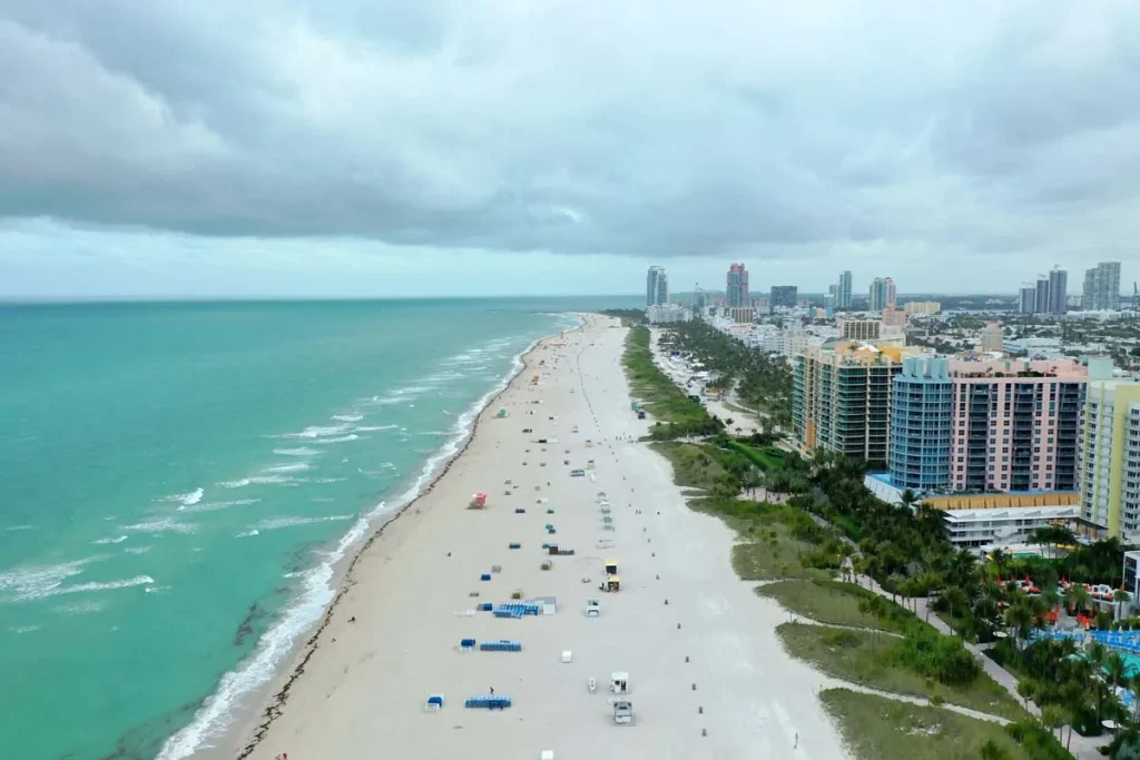 Immaculate oceanfront condominiums in Miami Beach